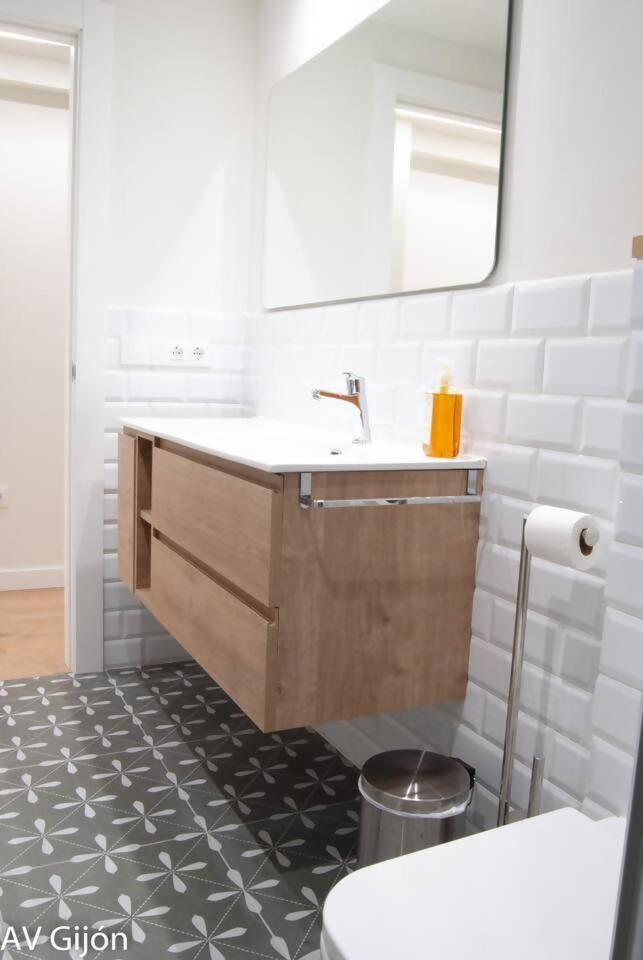 Apartamento La Playa 17 Gijón Kültér fotó